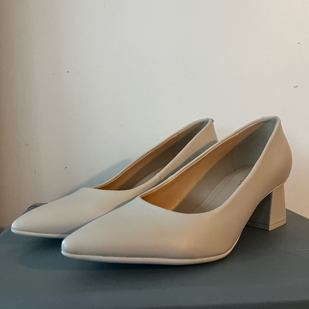 Beautiful Work Office Shoes, elegant and classy.
